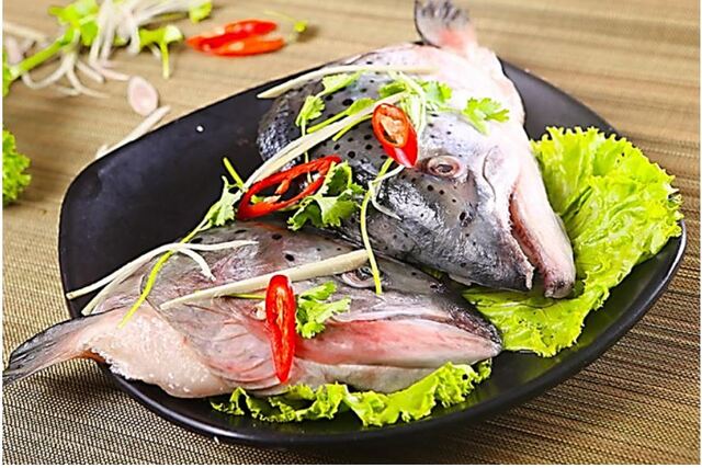 Cá hồi hầm xương là một món ăn phổ biến và rất hấp dẫn