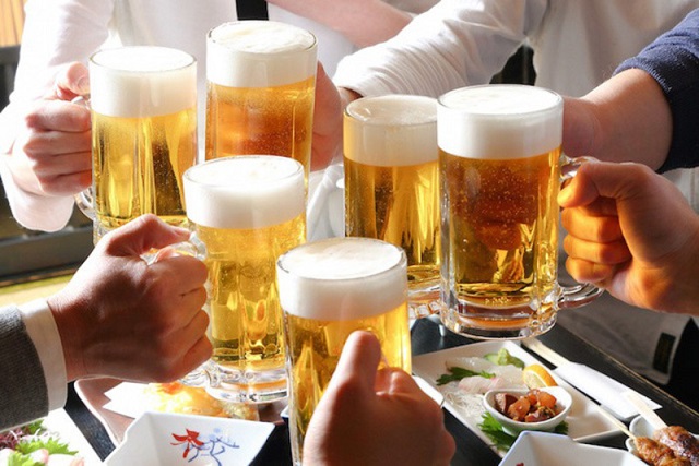 Uống bia có béo bụng không - có nếu như uống không đúng cách