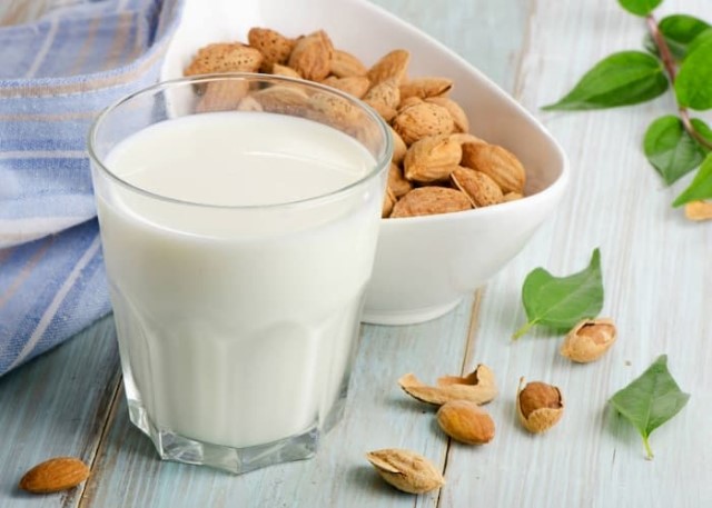 Kết hợp sữa và các thực phẩm bổ sung khác