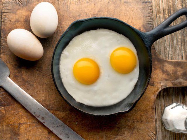 Trứng ốp hấp thụ chất dinh dưỡng ít nhất
