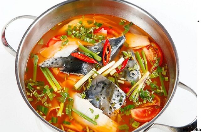 Thành phẩm cách nấu lẩu cá hồi măng chua
